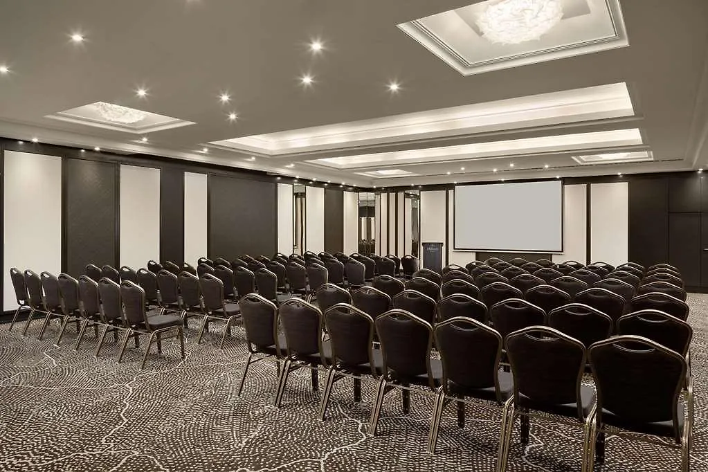Hilton Heidelberg Hotel 0*,
